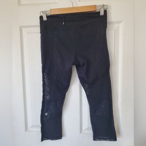 Lululemon Cropped Mesh Panel Black Leggings Size 6